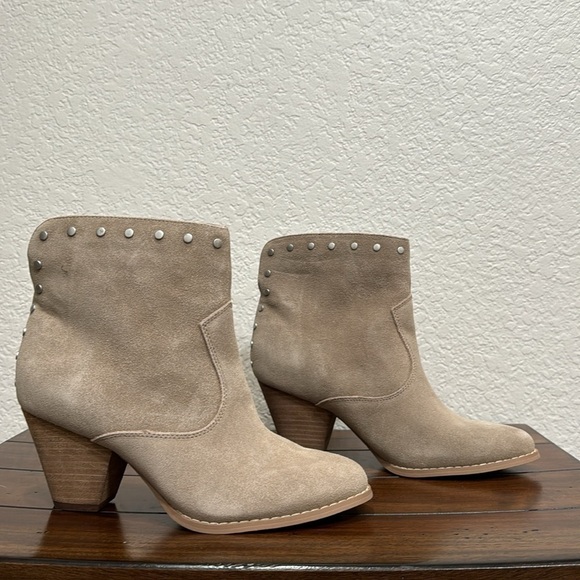 Splendid Esmae Suede Studded Ankle Bootie Size 8.5 - Picture 2 of 7